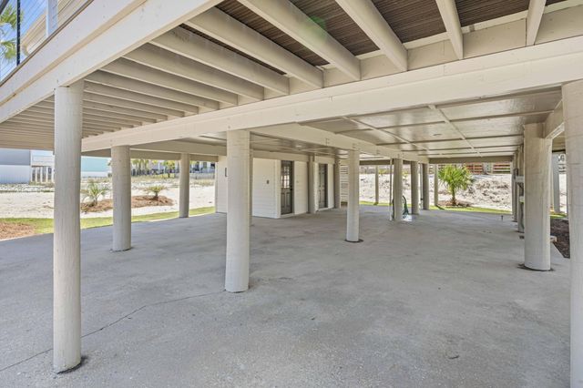 8147 White Sands Boulevard, Navarre, FL 32566