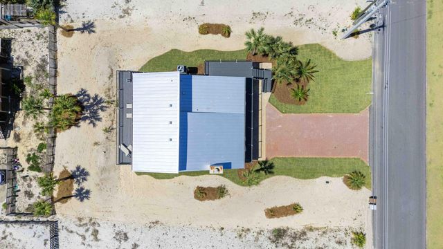 8147 White Sands Boulevard, Navarre, FL 32566