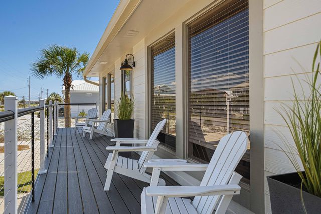 8147 White Sands Boulevard, Navarre, FL 32566