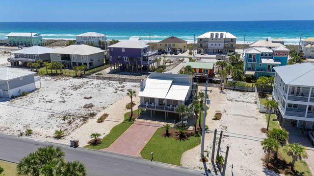 8147 White Sands Boulevard, Navarre, FL 32566