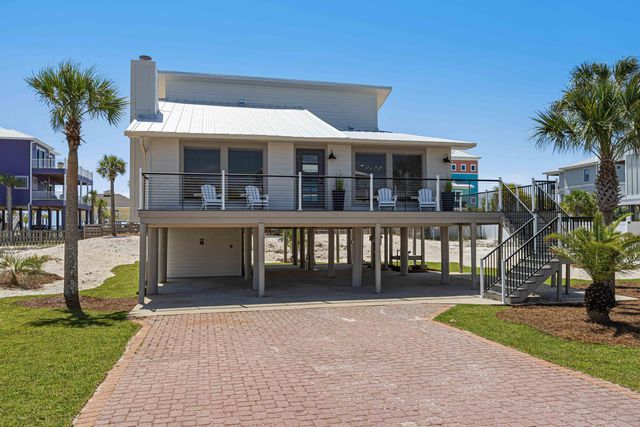 8147 White Sands Boulevard, Navarre, FL 32566
