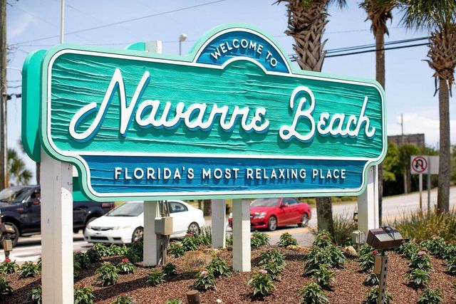 8147 White Sands Boulevard, Navarre, FL 32566