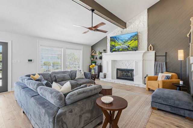 8147 White Sands Boulevard, Navarre, FL 32566