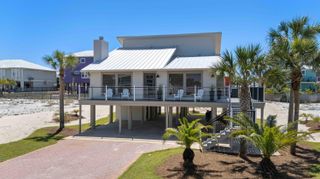 8147 White Sands Boulevard, Navarre, FL 32566