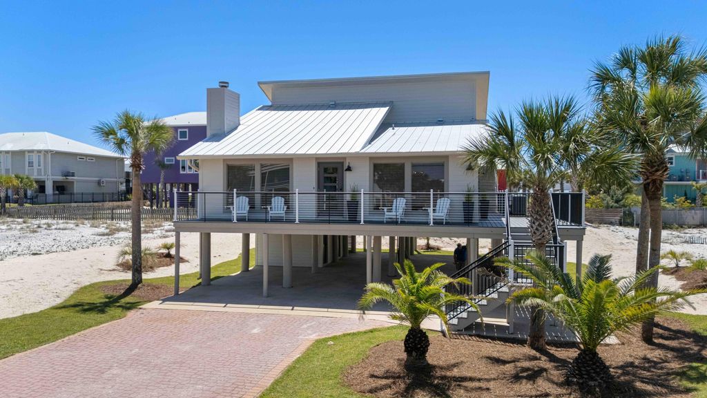 8147 White Sands Boulevard, Navarre, FL 32566