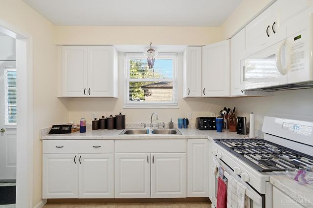 2 E Northwood Drive, Lebanon, OH 45036