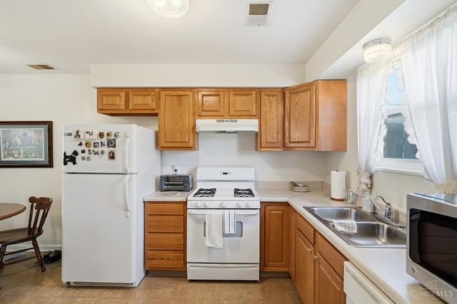 2 E Northwood Drive, Lebanon, OH 45036