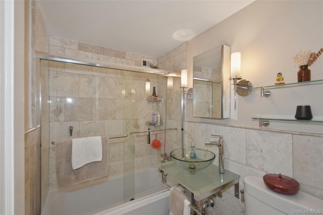 280 Collins Avenue 6I, Mount Vernon, NY 10552