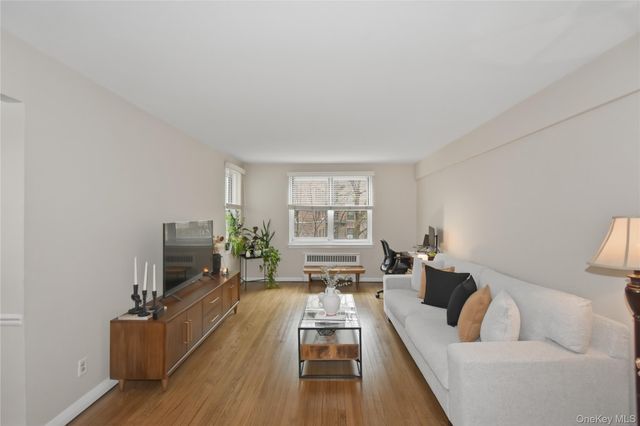 280 Collins Avenue 6I, Mount Vernon, NY 10552