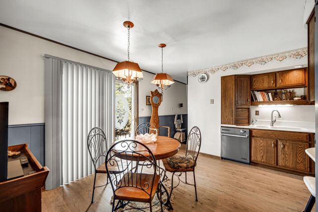 15301 Cherry Lane, Oak Forest, IL 60452