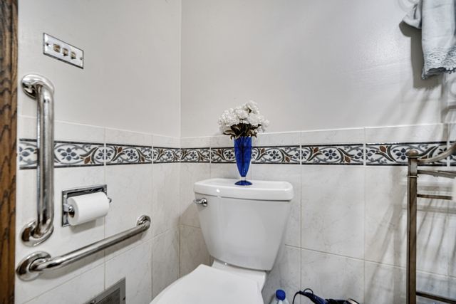 15301 Cherry Lane, Oak Forest, IL 60452
