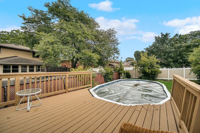 15301 Cherry Lane, Oak Forest, IL 60452