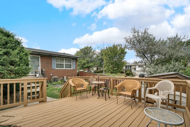 15301 Cherry Lane, Oak Forest, IL 60452