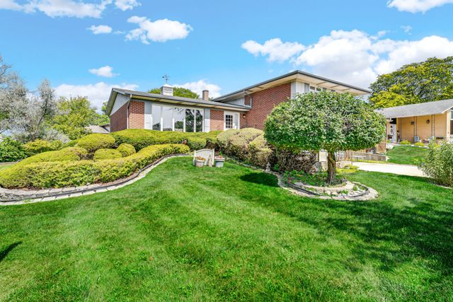 15301 Cherry Lane, Oak Forest, IL 60452