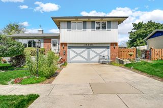 15301 Cherry Lane, Oak Forest, IL 60452