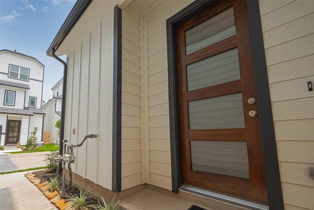 8917 Grovner Place, Houston, TX 77055