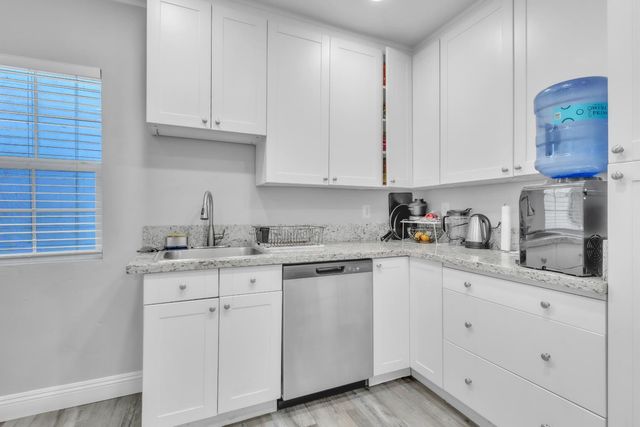 8024 19th Ave, Sacramento, CA 95826
