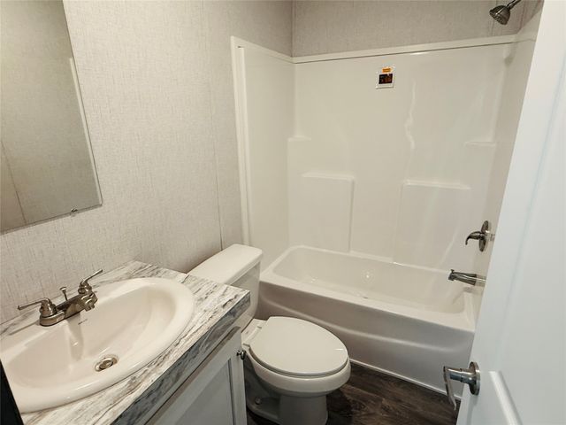 3001 Elmwood Drive, Granbury, TX 76048