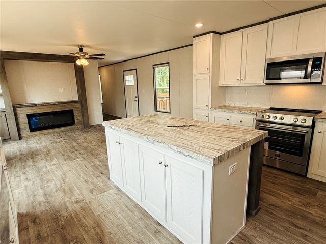 3001 Elmwood Drive, Granbury, TX 76048