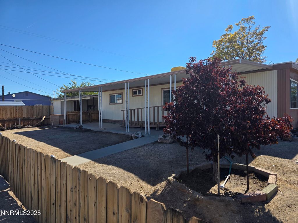 1110 4th Street, Hawthorne, NV 89415