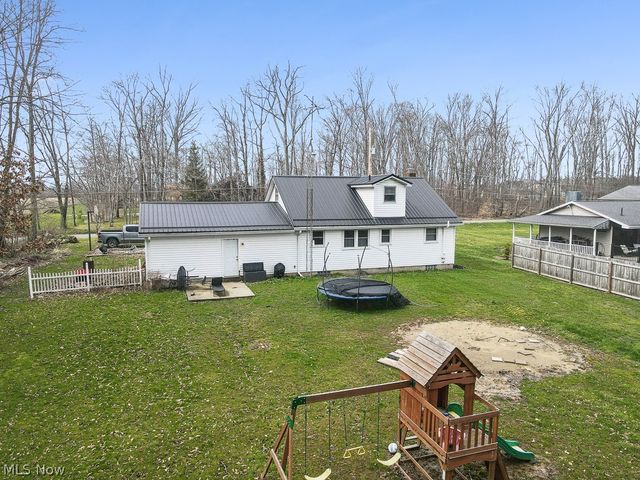 212 Case Road, Beloit, OH 44609