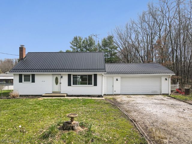 212 Case Road, Beloit, OH 44609
