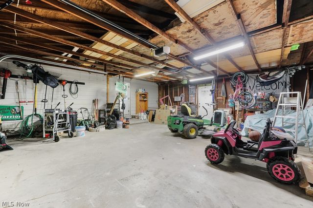 212 Case Road, Beloit, OH 44609