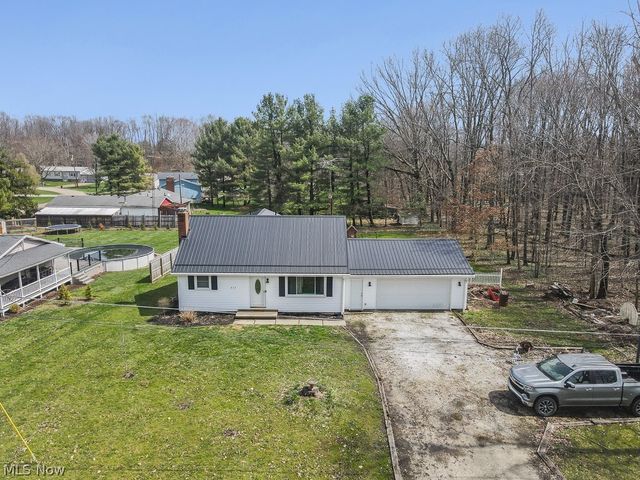212 Case Road, Beloit, OH 44609