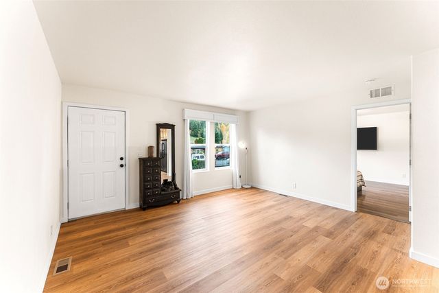 52 VEYS Drive, Kelso, WA 98626