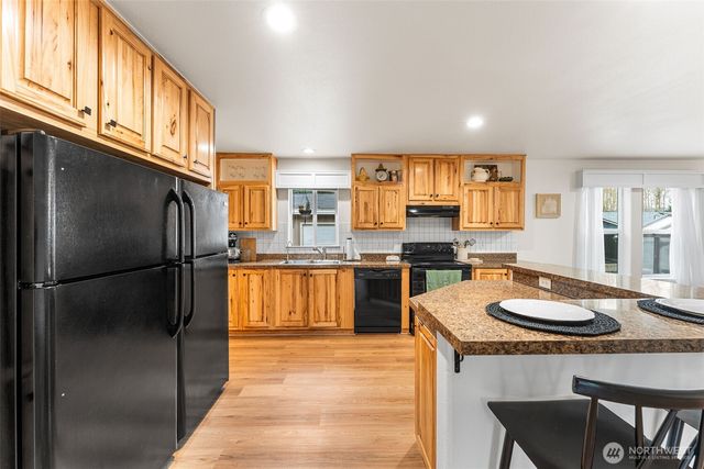 52 VEYS Drive, Kelso, WA 98626