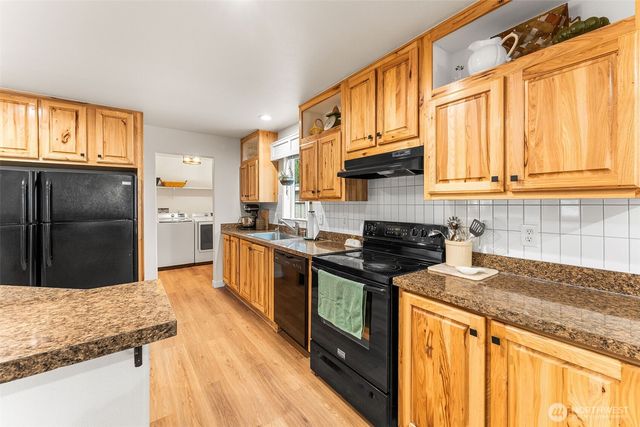 52 VEYS Drive, Kelso, WA 98626