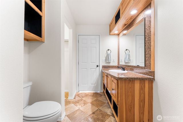 52 VEYS Drive, Kelso, WA 98626