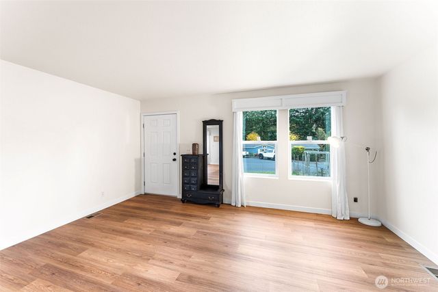 52 VEYS Drive, Kelso, WA 98626