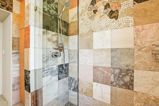 3634 Crown Point Dr, San Diego, CA 92109