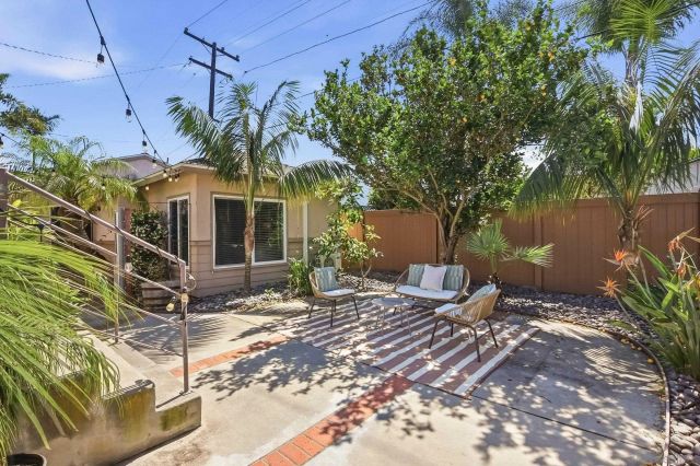 3634 Crown Point Dr, San Diego, CA 92109