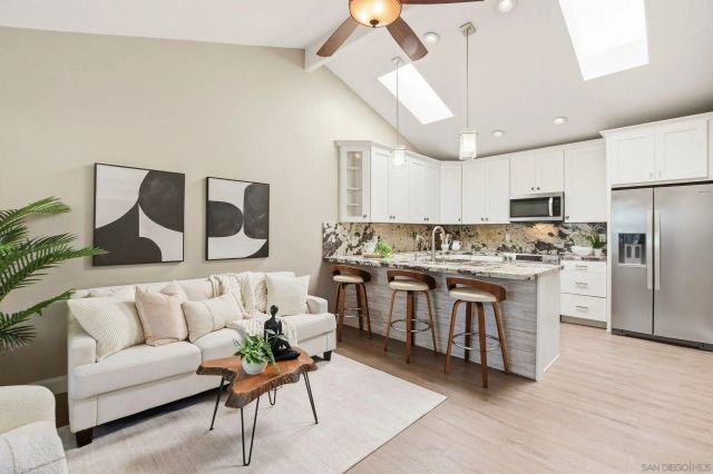 3634 Crown Point Dr, San Diego, CA 92109
