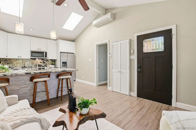 3634 Crown Point Dr, San Diego, CA 92109