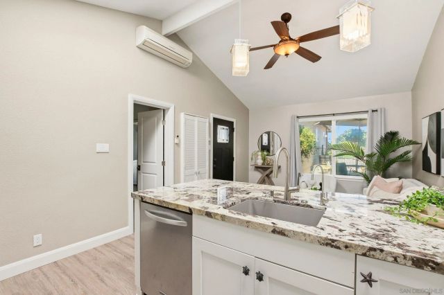 3634 Crown Point Dr, San Diego, CA 92109