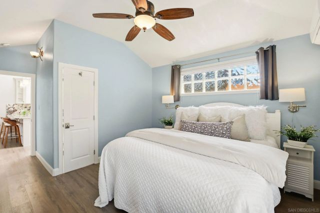 3634 Crown Point Dr, San Diego, CA 92109