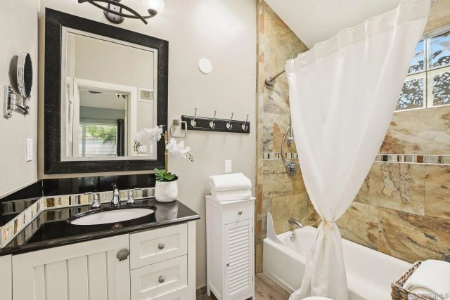 3634 Crown Point Dr, San Diego, CA 92109
