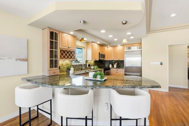3634 Crown Point Dr, San Diego, CA 92109