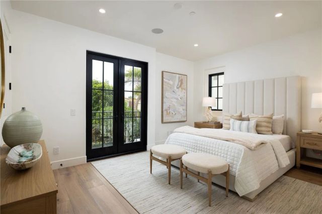 208 Via Palermo, Newport Beach, CA 92663