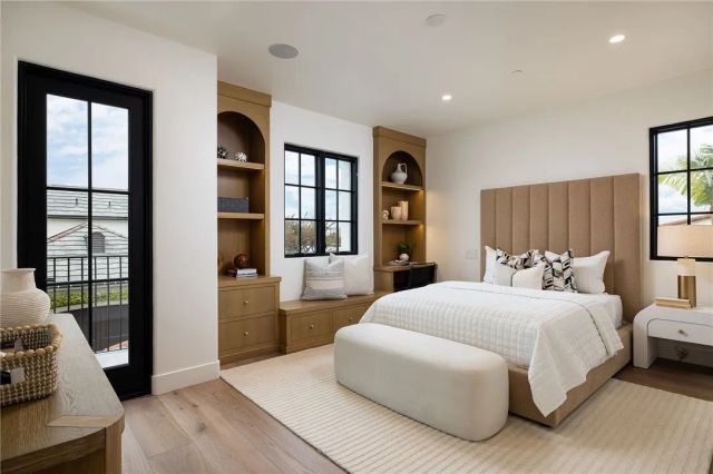 208 Via Palermo, Newport Beach, CA 92663