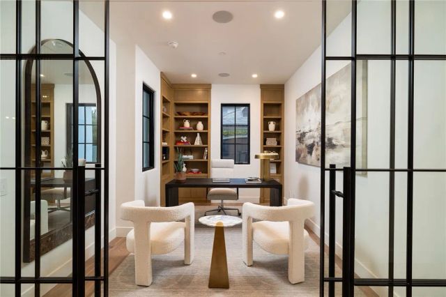 208 Via Palermo, Newport Beach, CA 92663