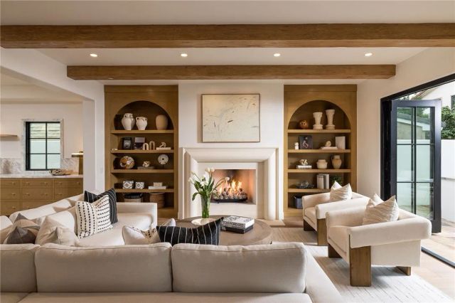 208 Via Palermo, Newport Beach, CA 92663