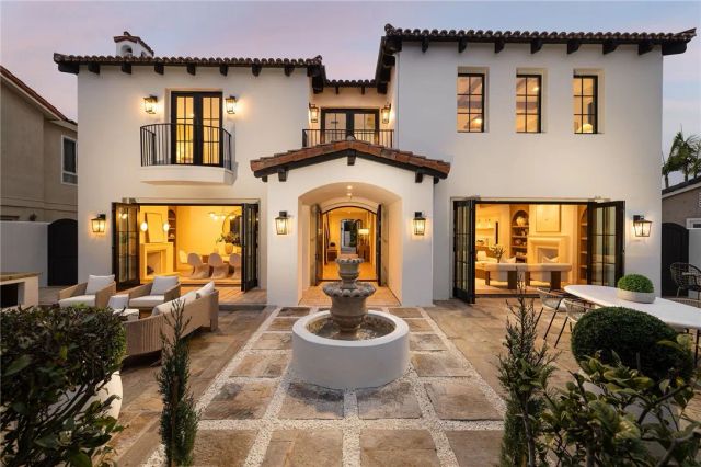 208 Via Palermo, Newport Beach, CA 92663