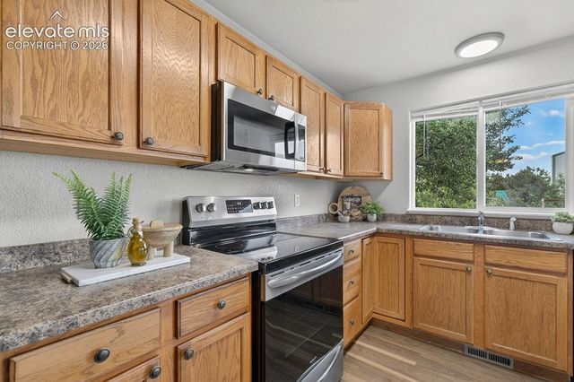 573 Crown Hill Mesa Drive, Colorado Springs, CO 80905