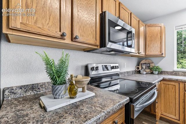573 Crown Hill Mesa Drive, Colorado Springs, CO 80905