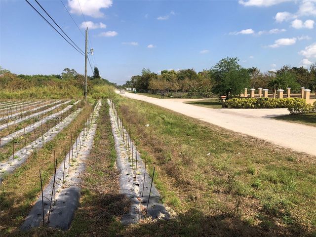 19550 SW 207 Ave, Miami, FL 33187