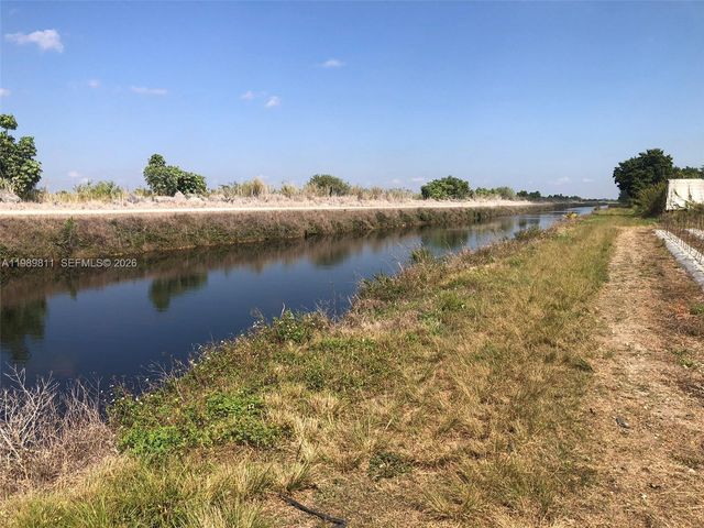 19550 SW 207 Ave, Miami, FL 33187